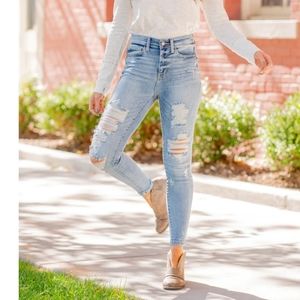 Judy blue distressed jeans 7/28